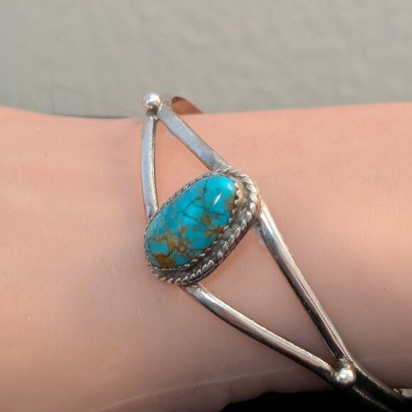 Vintage Signed LR Sterling Navajo Native American Turquoise Cuff Bracelet - Picture 1 of 8